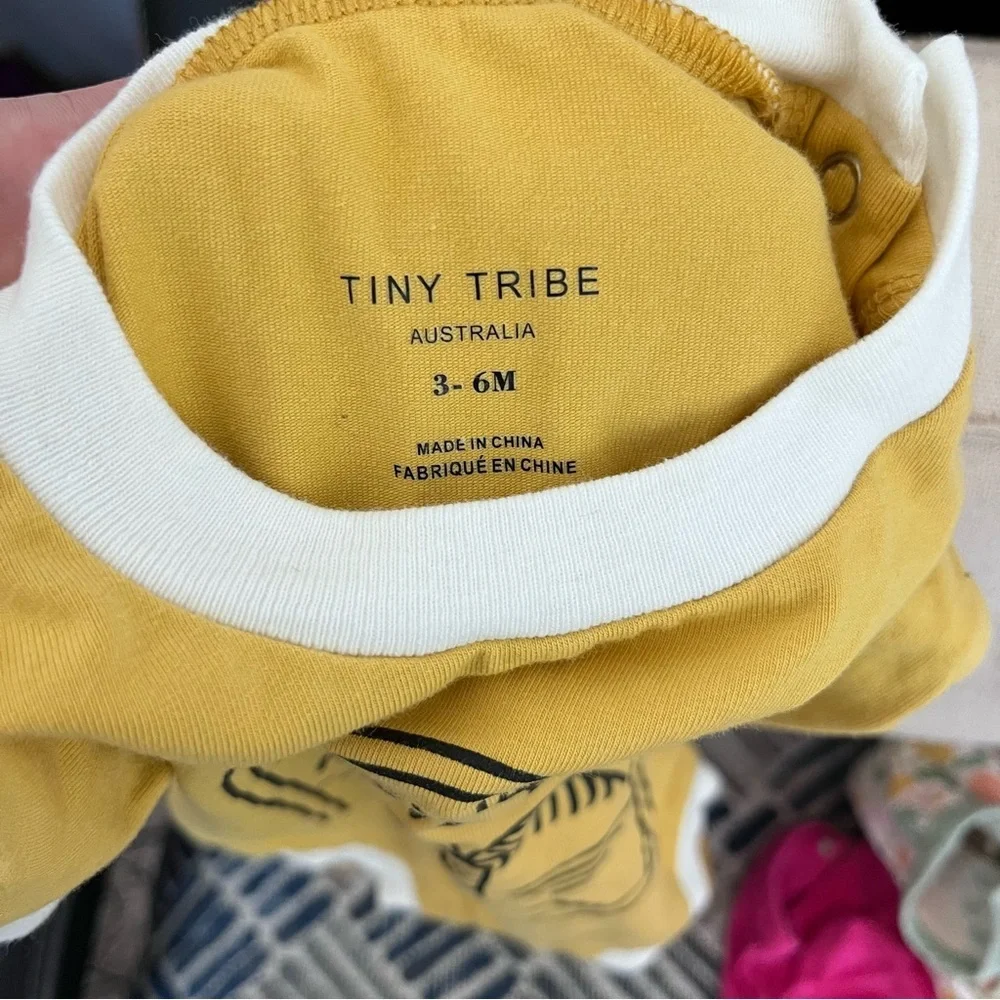 Tiny Tribe Australia Body Suit Tee Baby 3-6 Months M Yellow White Palm Tree Snap